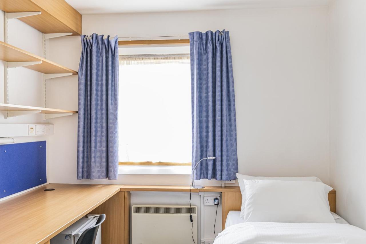 Vibrant Ensuite Rooms, HATFIELD - SK Extérieur photo