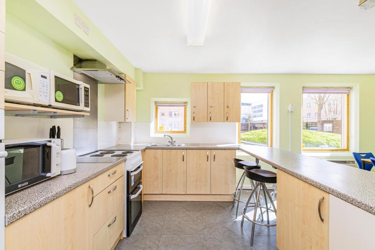 Vibrant Ensuite Rooms, HATFIELD - SK Extérieur photo